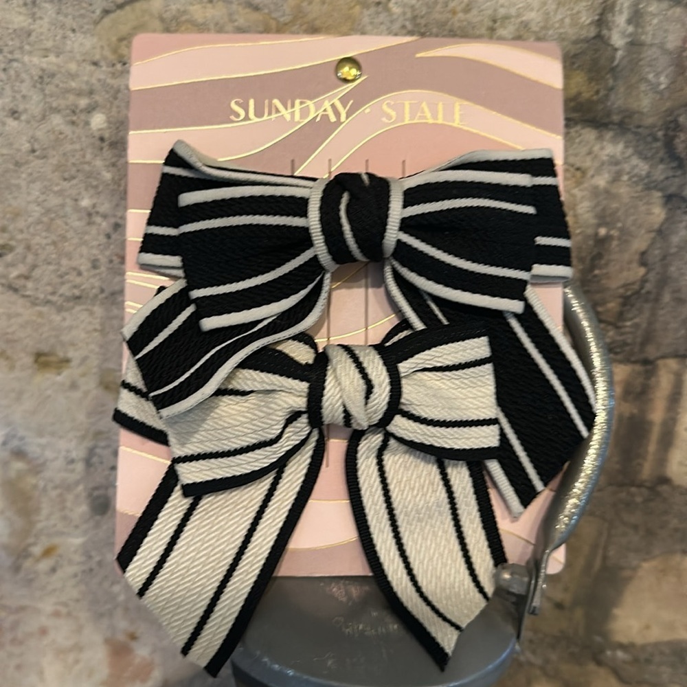 Sunday State Women’s bow barrettes